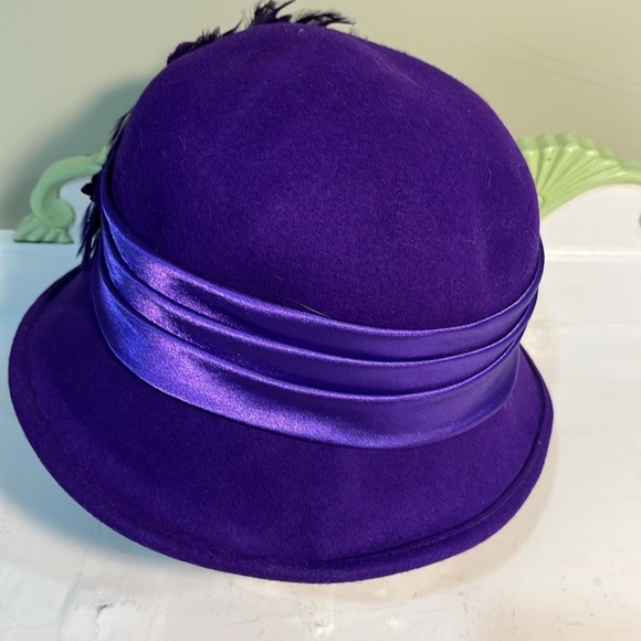 Madame Plum Purple Flapper Cloche Hat 1920’s Style - Picture 5 of 9